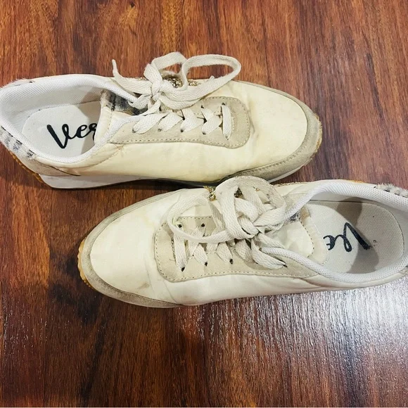 ✨Star Sneakers with Gold Accents - Picture 5 of 7